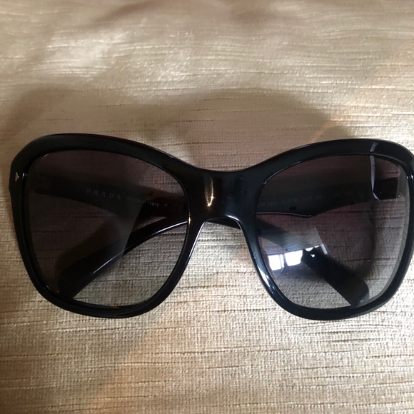 Prada ladies sunglasses - Picture 7 of 14